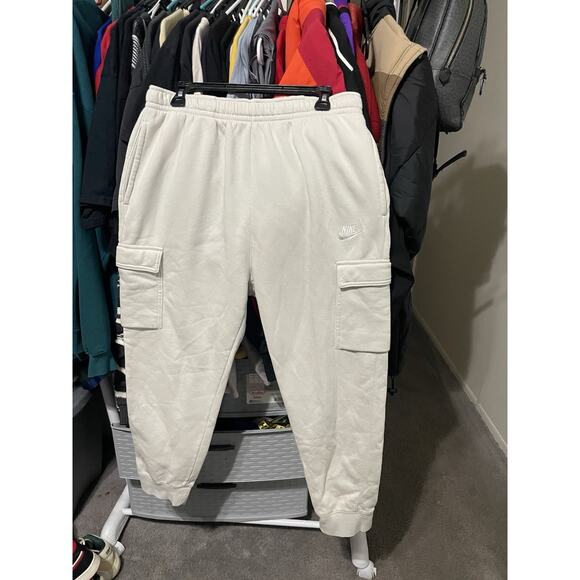 Size L- Nike Sweat Pants Joggers Cargo Light Bone White - Picture 1 of 3